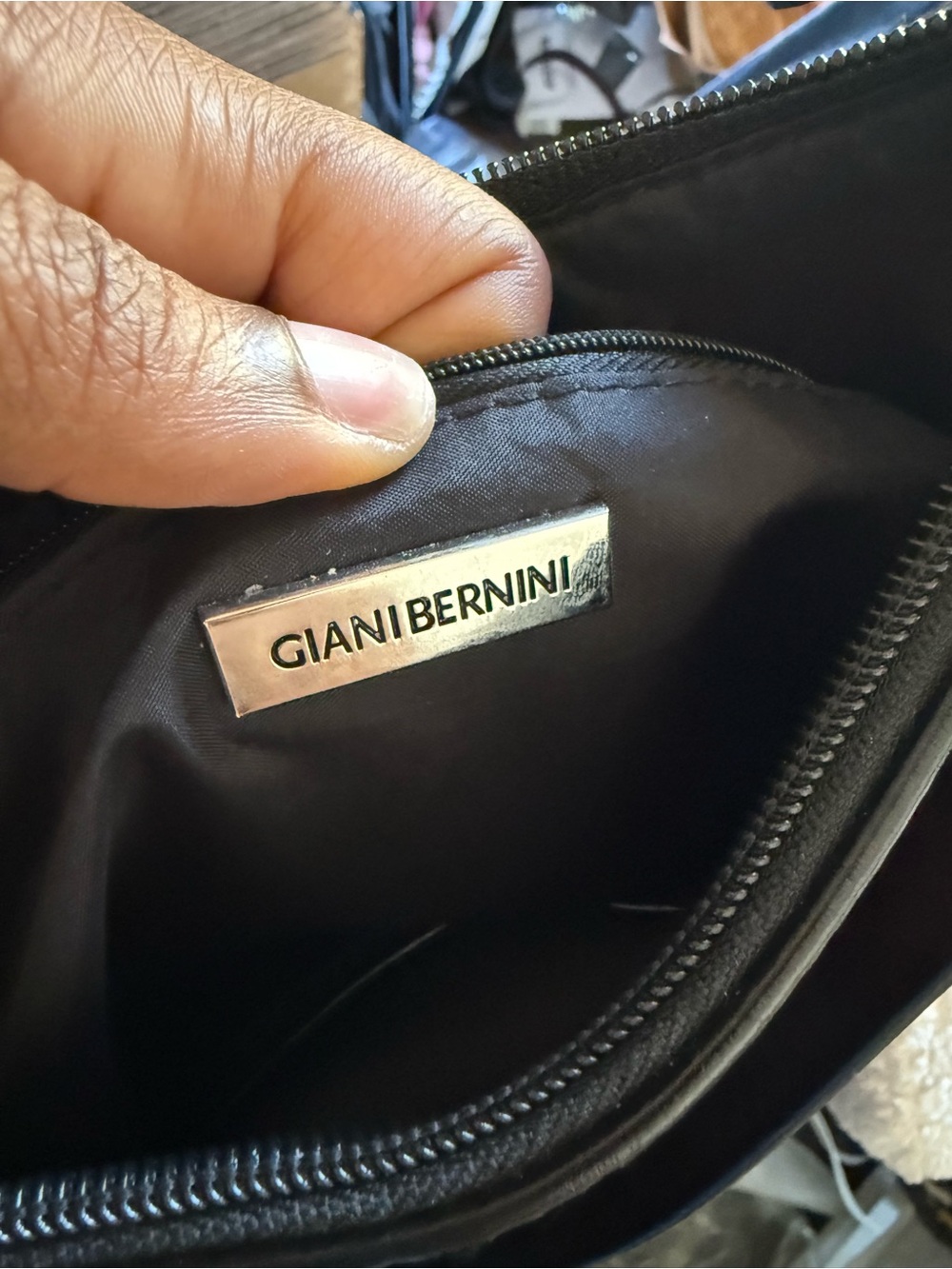 Giani Bernini Red Patterned Shoulder Bag with Black Trim - Picture 7 of 7